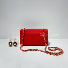 Charger l&#39;image dans la galerie, No.2064-Chanel Vintage Cotton Flap Bag
