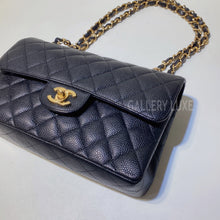 Load image into Gallery viewer, No.3060-Chanel Vintage Caviar Classic Flap 23cm
