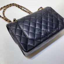Load image into Gallery viewer, No.3060-Chanel Vintage Caviar Classic Flap 23cm

