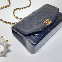Load image into Gallery viewer, No.2190-Chanel Vintage Lambskin Diana 23cm
