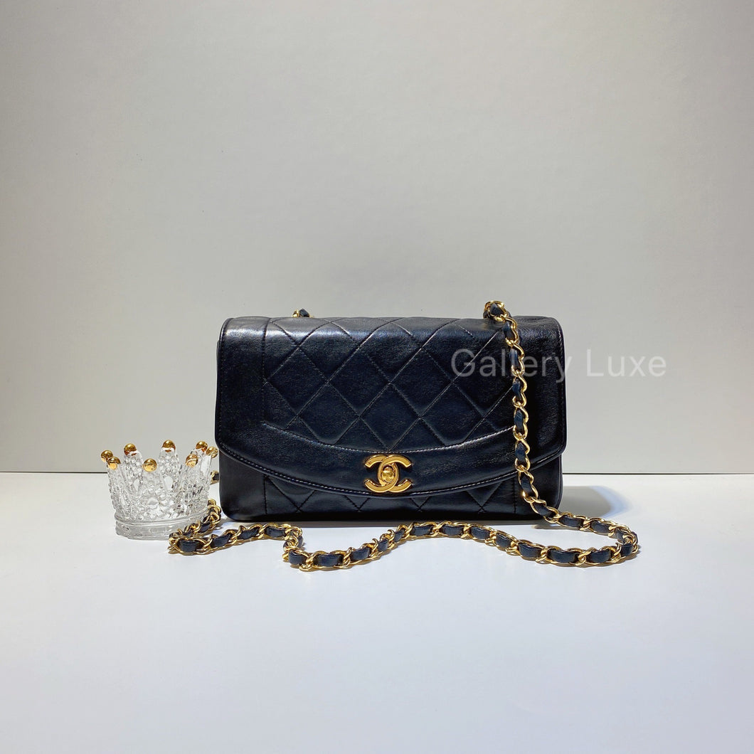 No.2190-Chanel Vintage Lambskin Diana 23cm