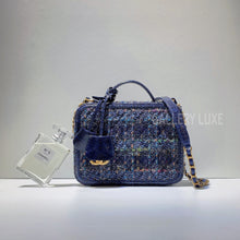 Load image into Gallery viewer, No.3062-Chanel Tweed &amp; Elaphe Medium CC Filigree Vanity Case
