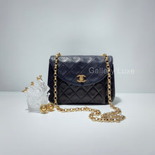 Load image into Gallery viewer, No.2460-Chanel Vintage Lambskin Flap Bag
