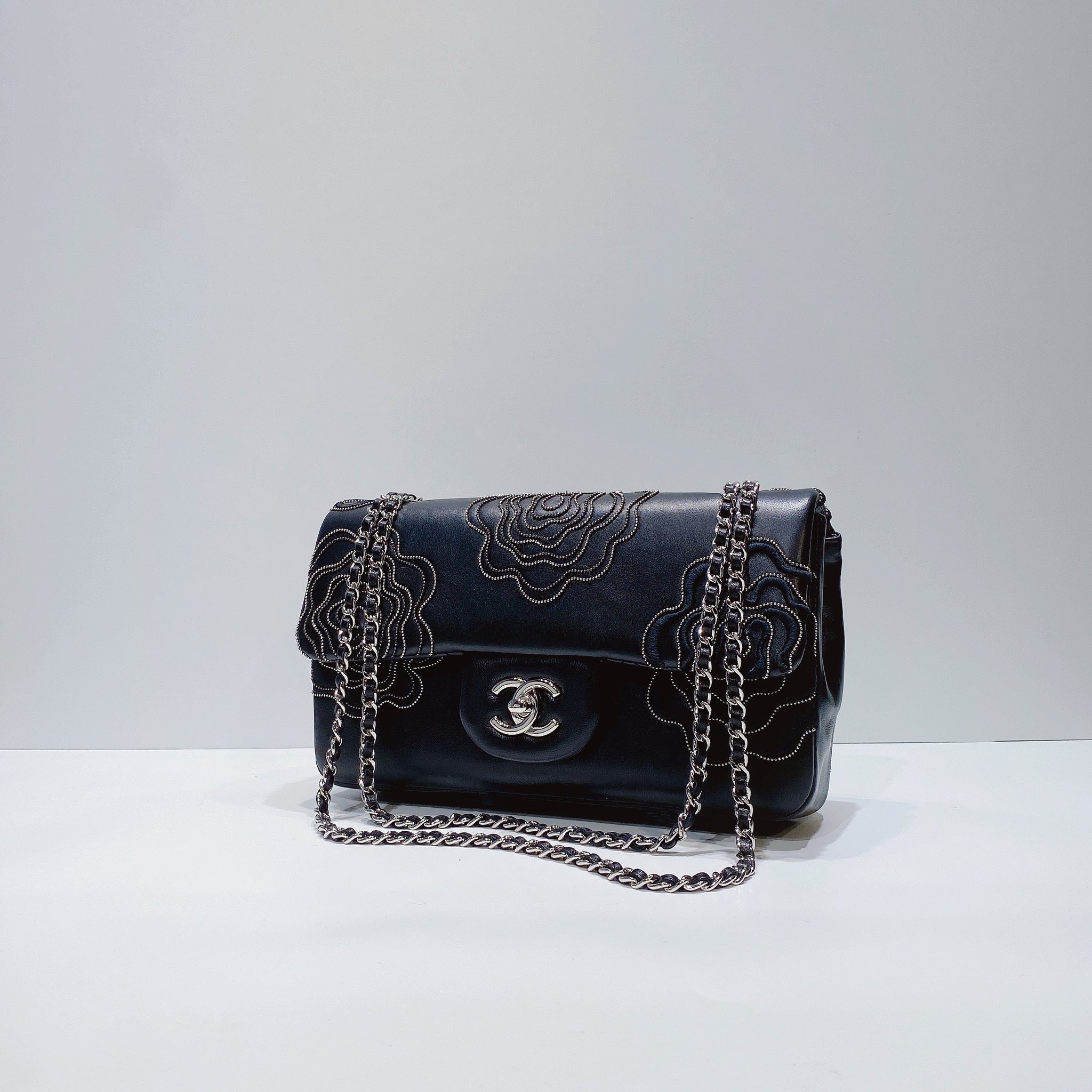 No.3600-Chanel Embroidered Lambskin Evening Camellia Flap Bag – Gallery Luxe
