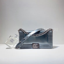 Load image into Gallery viewer, No.3076-Chanel Patent Leather Boy 25cm
