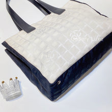 Load image into Gallery viewer, No.2748-Chanel Travel Line Tote Bag MM
