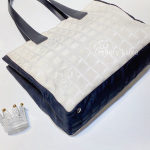 No.2748-Chanel Travel Line Tote Bag MM