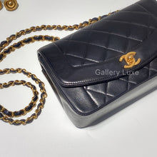 將圖片載入圖庫檢視器 No.2182-Chanel Vintage Lambskin Diana Bag 22cm
