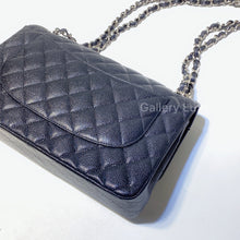 Charger l&#39;image dans la galerie, No.001157-Chanel Caviar Timeless Classic Jumbo Flap Bag

