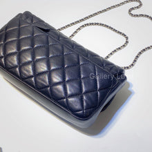 Load image into Gallery viewer, No.2754-Chanel Lambskin Coco Rain Flap Bag
