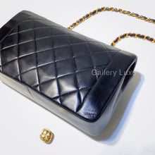 將圖片載入圖庫檢視器 No.2717-Chanel Vintage Lambskin Diana Bag 25cm
