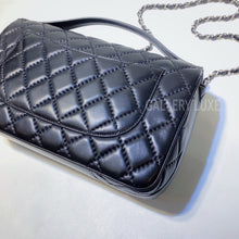 Load image into Gallery viewer, No.3081-Chanel Lambskin Easy Carry Flap Bag
