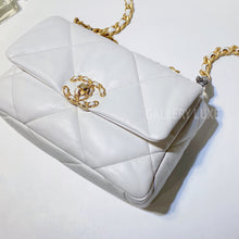 Load image into Gallery viewer, No.3090-Chanel 19 Small Handbag
