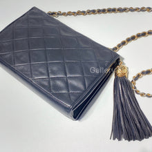 Charger l&#39;image dans la galerie, No.2138-Chanel Vintage Lambskin Flap Bag
