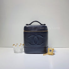 画像をギャラリービューアに読み込む, No.2758-Chanel Vintage Caviar Vanity Case
