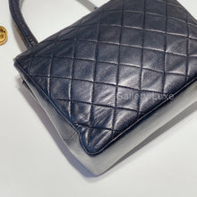 Charger l&#39;image dans la galerie, No.2049-Chanel Vintage Top Handle Handbag
