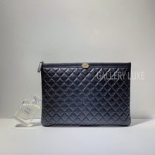 Load image into Gallery viewer, No.3091-Chanel Large Caviar Boy Clutch Case
