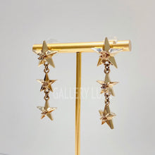 画像をギャラリービューアに読み込む, No.3096-Chanel Gold Drop Star Earrings
