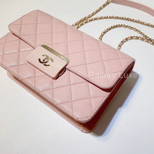 Load image into Gallery viewer, No.2768-Chanel Beauty Lock Flap Bag
