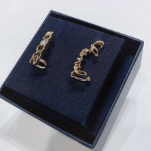 將圖片載入圖庫檢視器 No.001347-6-Chanel Metal &amp; Crystal Coco Chanel Earrings (Brand New / 全新貨品)
