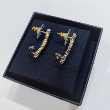 将图片加载到图库查看器，No.001347-6-Chanel Metal &amp; Crystal Coco Chanel Earrings (Brand New / 全新貨品)
