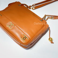 Load image into Gallery viewer, No.2473-Chanel Vintage Lambskin 3CC Shoulder Bag
