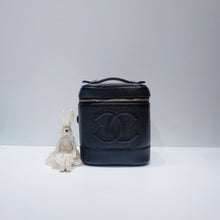 Load image into Gallery viewer, No.3712-Chanel Vintage Caviar Vanity Case

