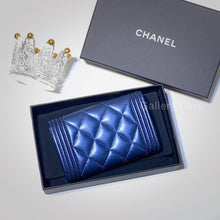 Load image into Gallery viewer, No.2774-Chanel Lambskin Boy Card Holder (Brand New / 全新)
