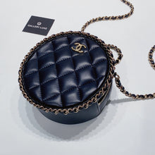 Load image into Gallery viewer, No.3493-Chanel Running Chain Clutch With Chain
