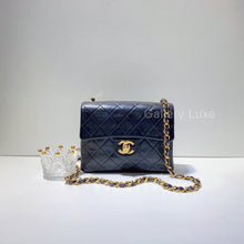 Load image into Gallery viewer, No.2776-Chanel Vintage Lambskin Classic Flap Mini 17cm
