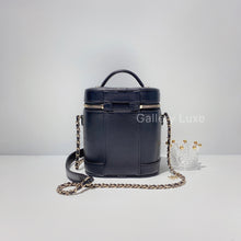 Charger l&#39;image dans la galerie, No.2499-Chanel CC Mania Vanity Case
