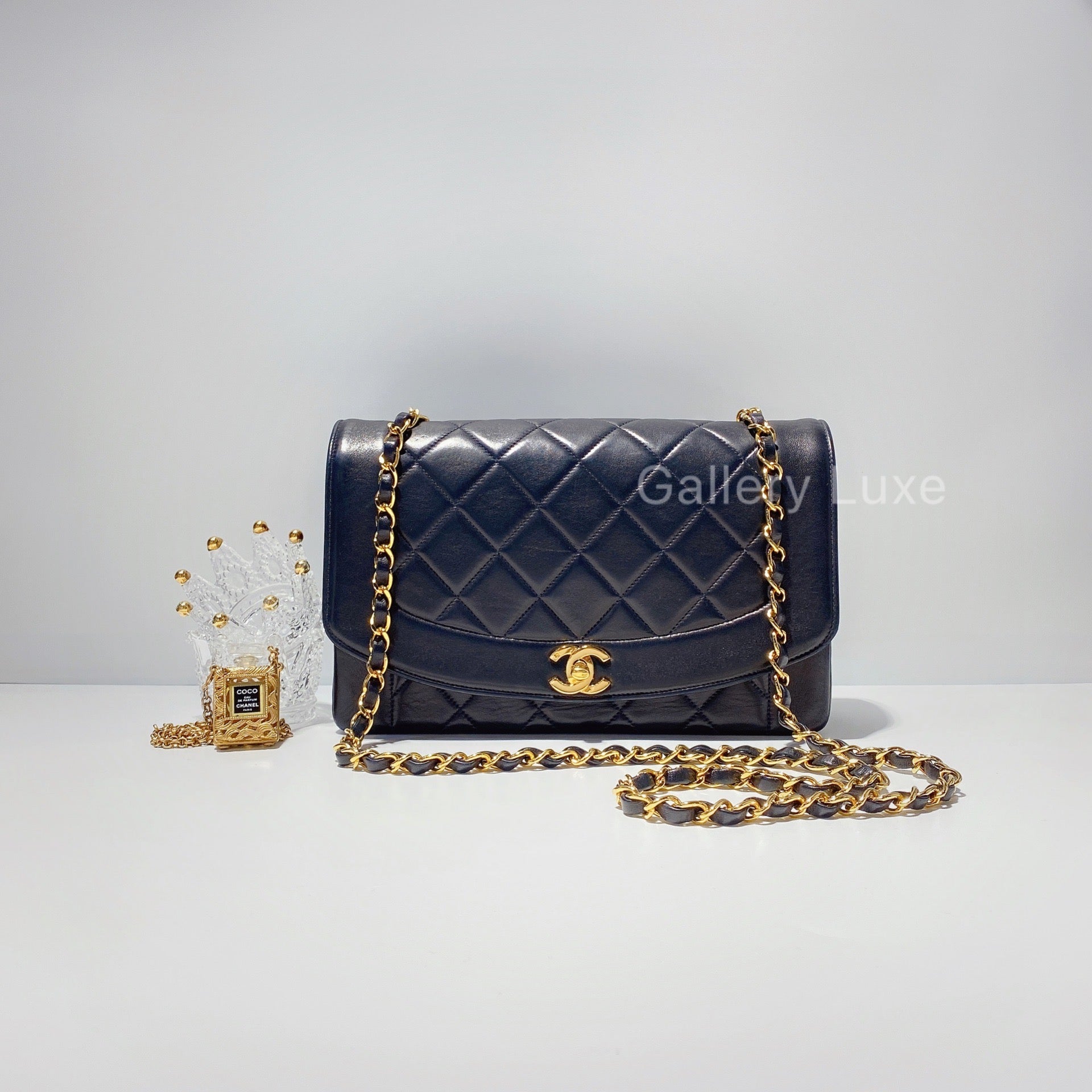 Chanel Vintage Bag Diana 25 cm  Luxury pre-owned fashion from Japan –  Fingertips Vintage