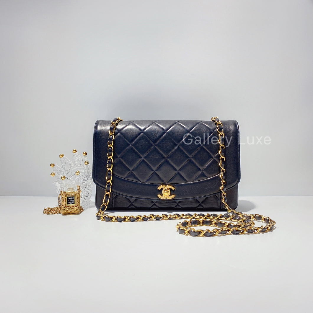 No.2483-Chanel Vintage Diana 25cm