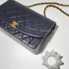 将图片加载到图库查看器，No.2483-Chanel Vintage Diana 25cm
