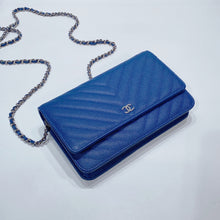 Load image into Gallery viewer, No.3615-Chanel Chevron Classic Wallet On Chain
