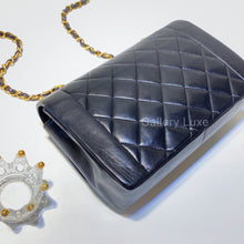 將圖片載入圖庫檢視器 No.2784-Chanel Vintage Lambskin Diana Bag 25cm

