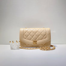 將圖片載入圖庫檢視器 No.2693-Chanel Vintage Lambskin Diana Bag 22cm
