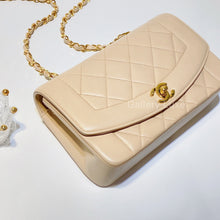 将图片加载到图库查看器，No.2693-Chanel Vintage Lambskin Diana Bag 22cm
