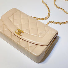 画像をギャラリービューアに読み込む, No.2693-Chanel Vintage Lambskin Diana Bag 22cm
