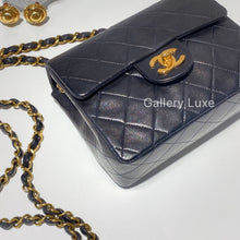 画像をギャラリービューアに読み込む, No.2464-Chanel Vintage Lambskin Classic Mini 17cm
